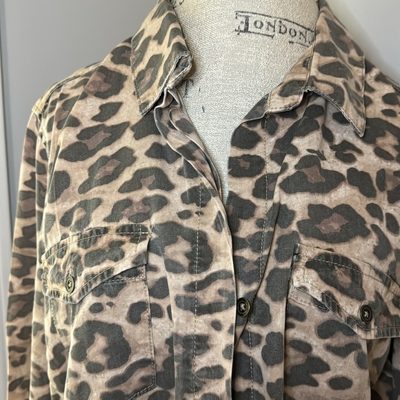 Vintage Havana Blouse Leopard Print Back Tie Detail Long Sleeves Button Down - Picture 5 of 13